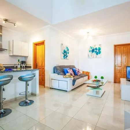 Puerto Del Carmen Sleeps 6 Pool Air Con Wifi Вилла